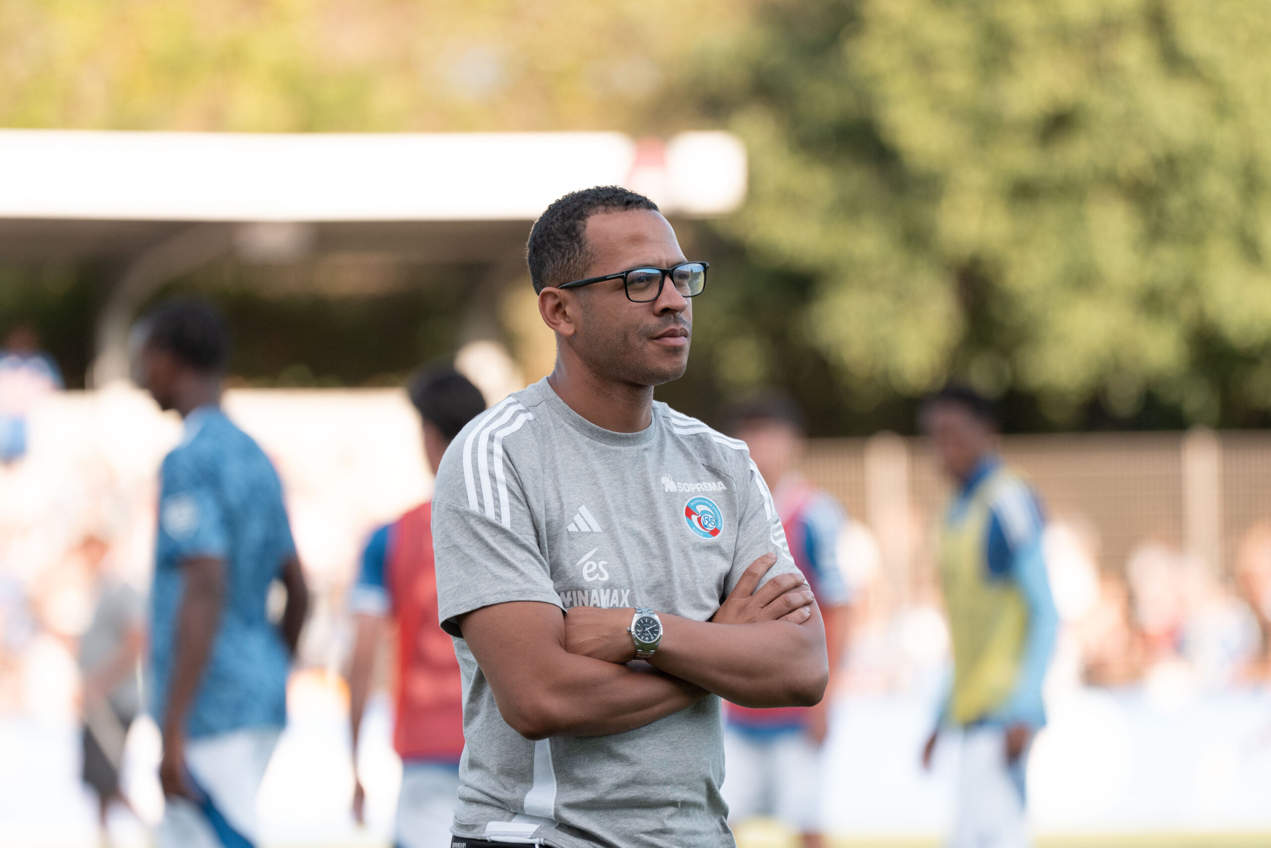 Liam Rosenior sur la grève totale des Ultras : « Je respecte, et j’en appelle au reste du stade »