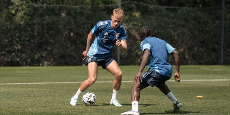 Premier entraînement collectif pour Lucas Hogsberg ce matin