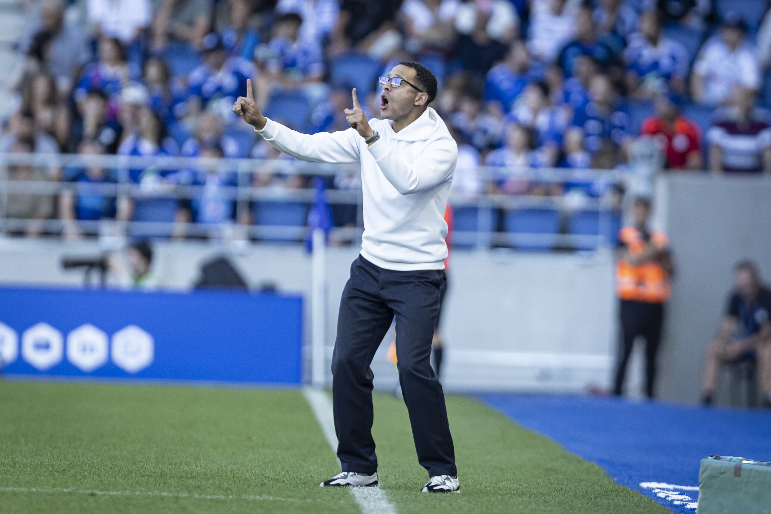 Liam Rosenior attendu au Paris FC