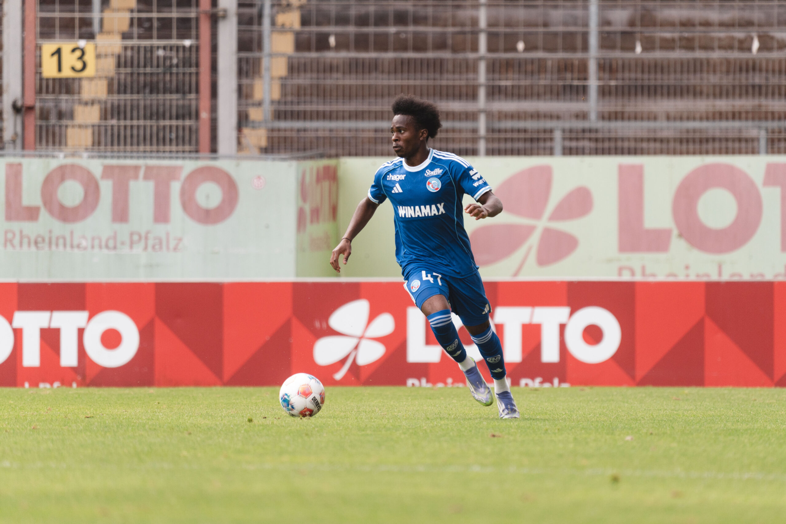 OFFICIEL. Rayane Messi prêté à Pau