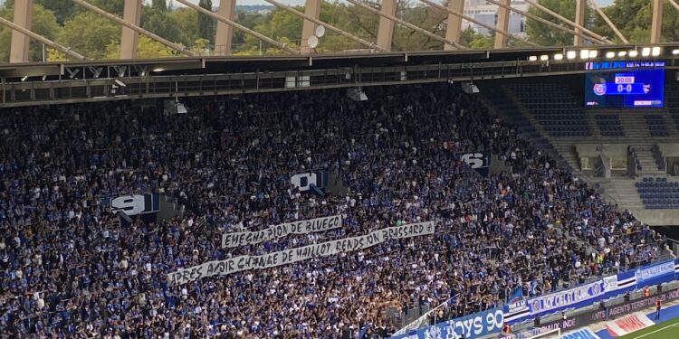 Emanuel Emegha conspué et ciblé par les Ultras, une soirée à oublier