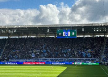 Les Ultras de Karlsruhe au soutien des UB90