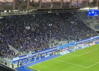 Les Ultras quittent la tribune en plein match