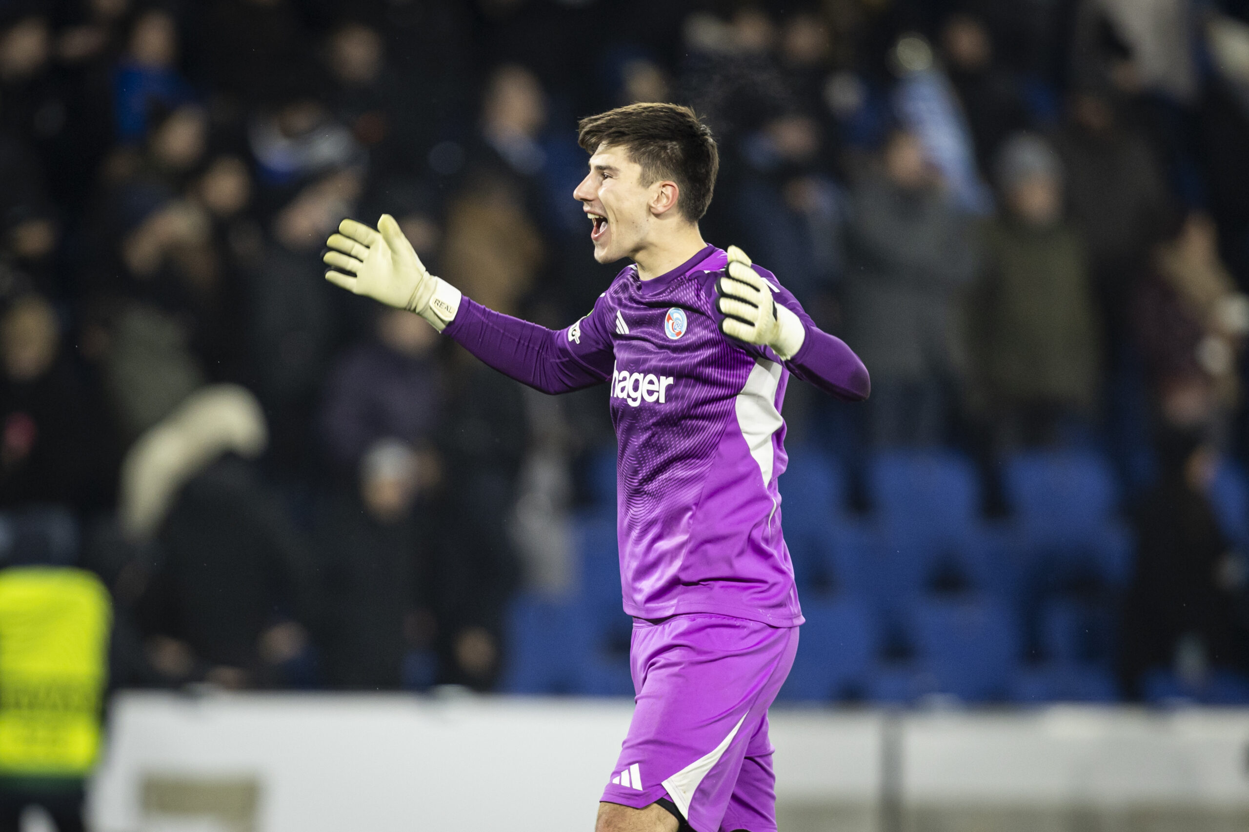 Ben Chilwell encense Mike Penders