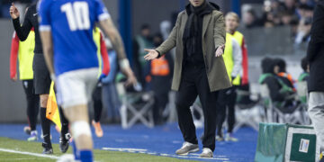 Liam Rosenior soulagé mais frustré : « Nous devons arrêter de nous mettre en difficulté »