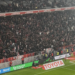 VIDÉO. Quand les supporters du LOSC font la queue leu-leu en tribunes