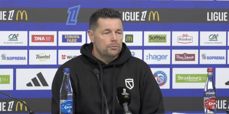 Pierre Sage encense Strasbourg : « Une des équipes les plus spectaculaires du championnat »