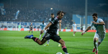 Guéla Doué suspendu pour le match retour face à Rijeka