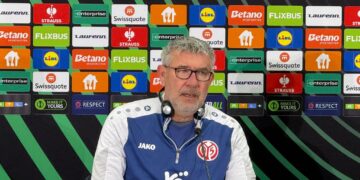 Urs Fischer évasif sur le report du match du Racing en Ligue 1