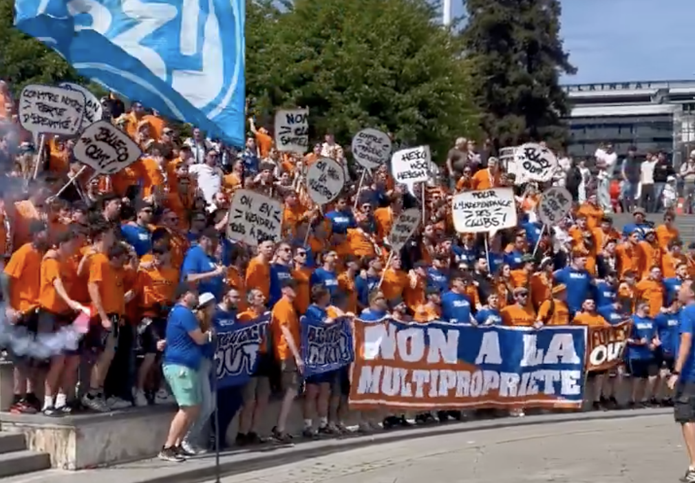 VIDÉO. Les images de la protestation des Ultras du Racing et de Lorient