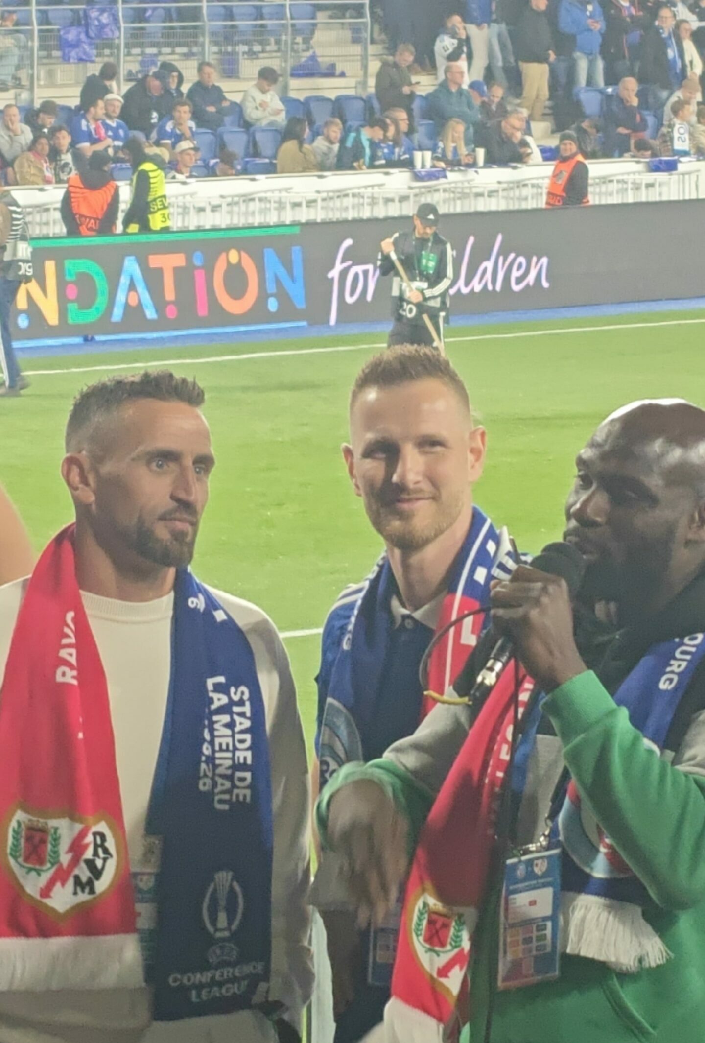 Anthony Gonçalves, Ernest Seka et Jérémy Grimm dans le Kop face au Rayo