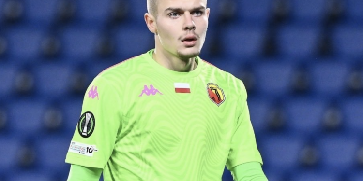 Qui est Miłosz Pietukowski, le nouveau gardien du Racing ?