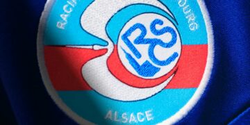 120 ans sur la poitrine : le Racing dévoile son maillot domicile