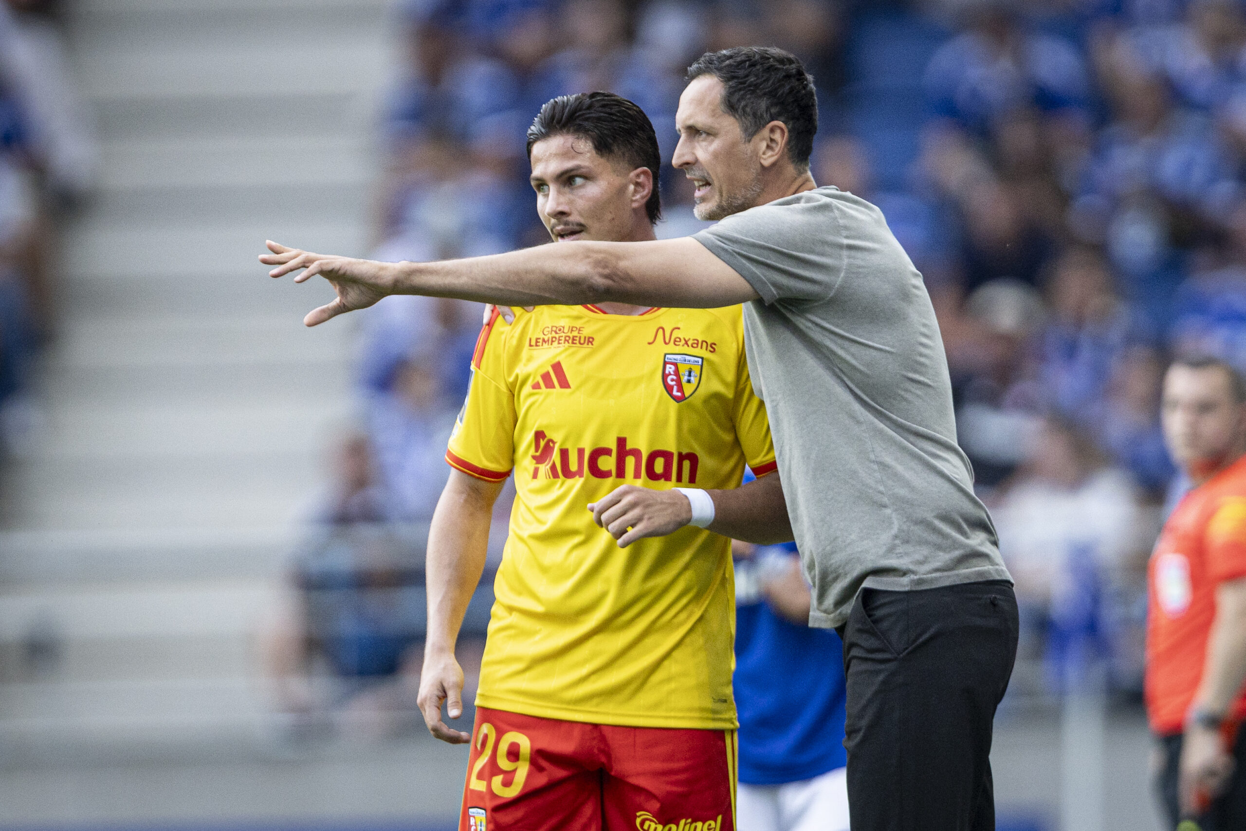 Lens : Toppmöller, premier coach de L1 à sauter