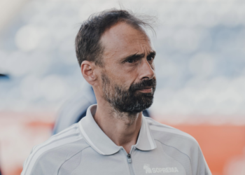 Oliveira rassure les supporters et interpelle ses dirigeants
