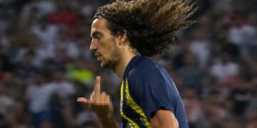 Lyon éliminé de la C1, et un après-match qui dégénère