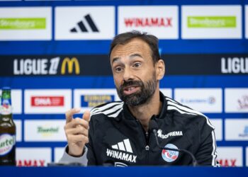 Hugo Oliveira argumente, conférence de presse du Racing avant Rennes, 23 octobre 2026