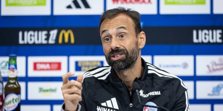 Hugo Oliveira argumente, conférence de presse du Racing avant Rennes, 23 octobre 2026