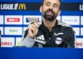 Hugo Oliveira lève l’index, conférence de presse du Racing avant Rennes, 23 octobre 2026