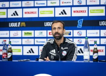 Hugo Oliveira en conférence de presse, conférence de presse du Racing avant Rennes, 23 octobre 2026