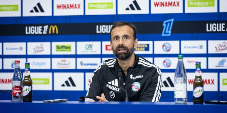 Hugo Oliveira en conférence de presse, conférence de presse du Racing avant Rennes, 23 octobre 2026