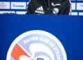 Hugo Oliveira au pupitre, conférence de presse du Racing avant Rennes, 23 octobre 2026