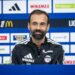 Hugo Oliveira sourit, conférence de presse du Racing avant Rennes, 23 octobre 2026