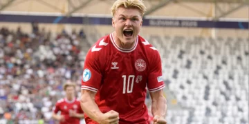 Internationaux : Harder marque encore