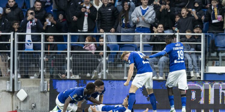 Fábio Baldé et ses coéquipiers fêtent le but de Giovanni Reyna