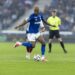 Demba Diop balle au pied au milieu de terrain