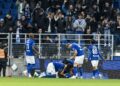 Les joueurs du Racing célèbrent le but de Giovanni Reyna devant la tribune