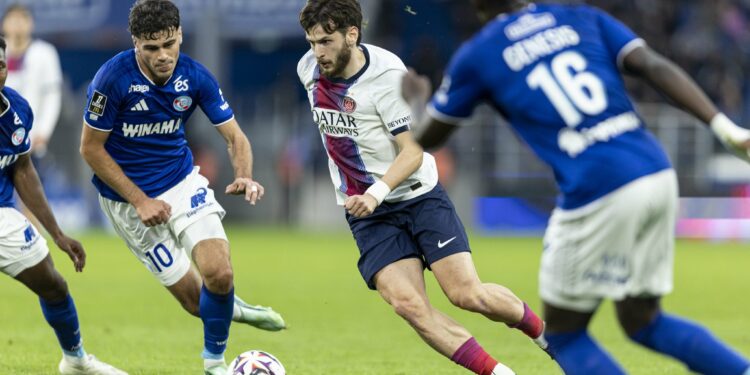Giovanni Reyna et Genesis Antwi face à Khvicha Kvaratskhelia